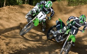 川崎KX450F 摩托桌面壁纸