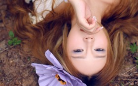裴紫绮：森林梦幻精灵公主美女桌面壁纸