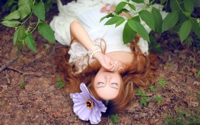 裴紫绮：森林梦幻精灵公主美女桌面壁纸
