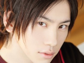日本帅哥矢吹卓也桌面壁纸