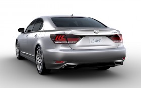 2013款雷克萨斯LS460汽车桌面壁纸