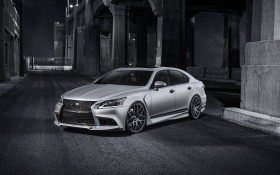 2013款雷克萨斯LS460汽车桌面壁纸