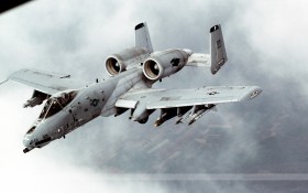 A-10雷电攻击机桌面壁纸