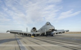 A-10雷电攻击机桌面壁纸