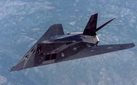 F-117A隐身攻击机桌面壁纸