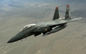 F-15鹰式战斗机桌面壁纸