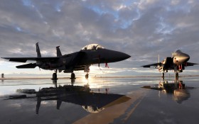 F-15鹰式战斗机编队桌面壁纸