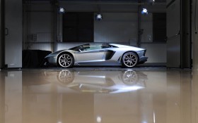 2013款兰博基尼Aventador LP700-4汽车桌面壁纸