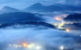 山谷中的雾唯美风景桌面壁纸