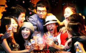 韩国凯狮啤酒广告桌面壁纸