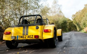 2013款Caterham Seven Supersport R跑车桌面壁纸