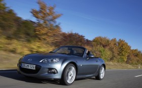 2013马自达 MX-5跑车桌面壁纸