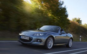 2013马自达 MX-5跑车桌面壁纸