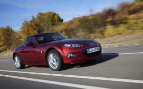 2013款马自达MX-5 Roadster 跑车桌面壁纸