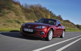 2013款马自达MX-5 Roadster 跑车桌面壁纸