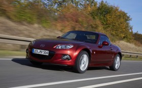2013款马自达MX-5 Roadster 跑车桌面壁纸