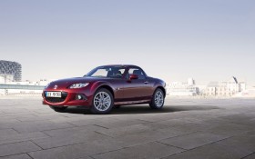 2013款马自达MX-5 Roadster 跑车桌面壁纸