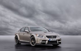 雷克萨斯LS改装2012款TMG Sports 650跑车桌面壁纸