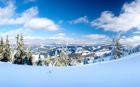 蓝天白雪风景桌面壁纸