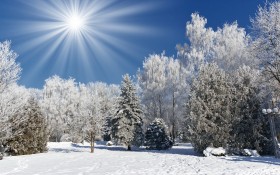 蓝天白雪风景桌面壁纸