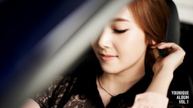 韩国美女明星Jessica代言i30桌面壁纸
