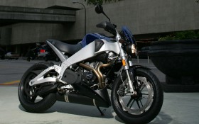布尔Lightning CityX XB9SX摩托桌面壁纸