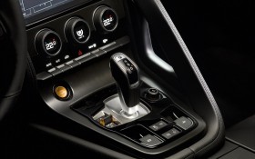 2013年Jaguar 捷豹跑车 F-Type Firesand汽车桌面壁纸