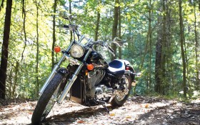 本田Shadow Spirt 750 C2摩托桌面壁纸