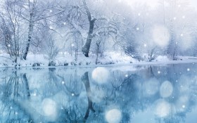 冬天的湖水风景桌面壁纸