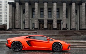 2012款兰博基尼Aventador LP700-4跑车桌面壁纸