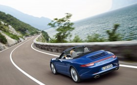 2013款保时捷911 Carrera4跑车桌面壁纸