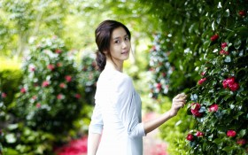 韩国美女林允儿桌面壁纸