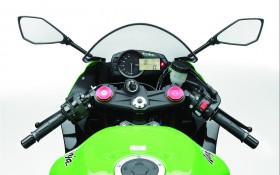 2013款川崎忍者ZX-6R 636摩托车桌面壁纸