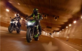 2013款川崎Z800摩托车桌面壁纸