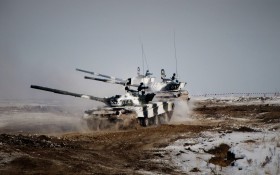T-80主战坦克桌面壁纸