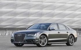 2014款奥迪S8 4.0 TFSI轿车桌面壁纸