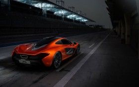 2014款迈凯轮 P1跑车桌面壁纸