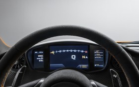 2014款迈凯轮 P1跑车桌面壁纸