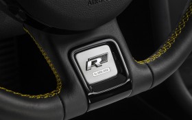 2014大众Beetle GSR轿车桌面壁纸