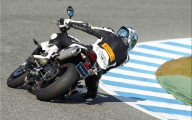 凯旋(Triumph)Street Triple R摩托车桌面壁纸