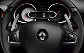 2013款雷诺Clio RS 200汽车桌面壁纸