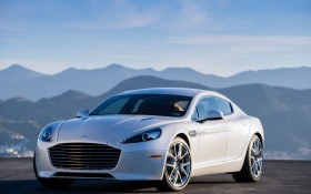 2014款阿斯顿·马丁Rapide S跑车桌面壁纸
