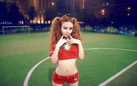 足球宝贝 裴紫绮桌面壁纸