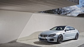 2014款宝马M6 Gran Coupe轿车桌面壁纸