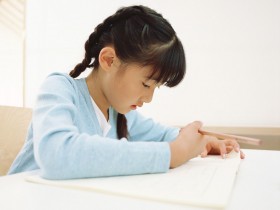 快乐童年上学桌面壁纸