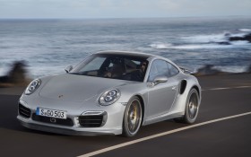2014款保时捷911 Turbo S跑车桌面壁纸