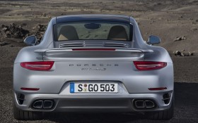 2014款保时捷911 Turbo S跑车桌面壁纸