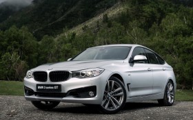 宝马335i GT汽车桌面壁纸