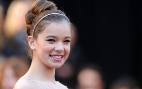 欧美明星海莉·斯坦菲尔德Hailee Steinfeld桌面壁纸