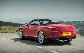 宾利欧陆GT V8 S汽车桌面壁纸